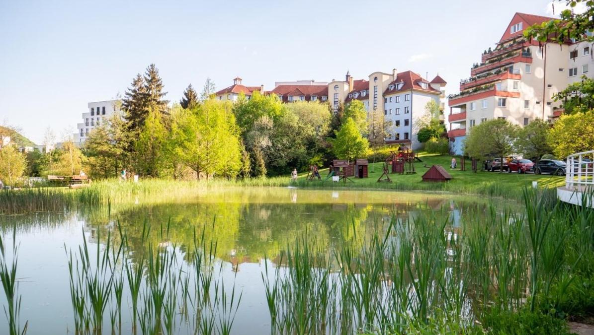 Alure Residences 3 & 24H Self Check-In, Parking In The Garage In The Apartment Building Included, New Building, Terrace, Green Location With A Forest Park With A Lake, Children'S Playground Banská Bystrica Exteriér fotografie